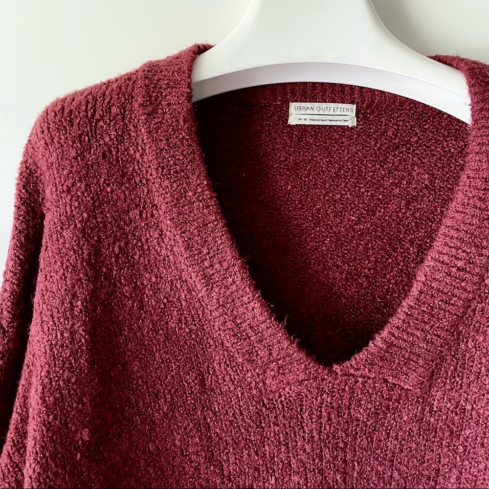 UO Pullover Sweater V-neck Berry Soft - Picture 11 of 16